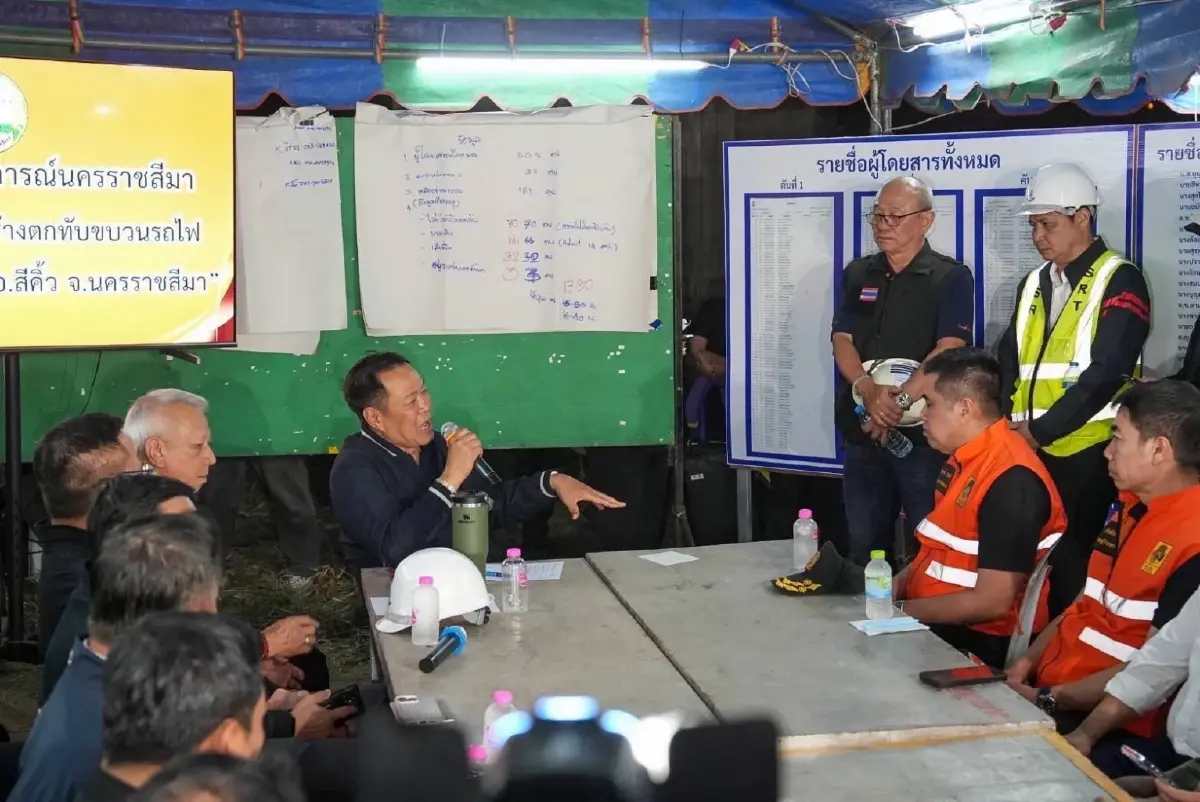 "อนุทิน" ลงพื้นที่ เครนหล่นทับรถไฟ สั่ง เร่งดูแลผู้โดยสาร