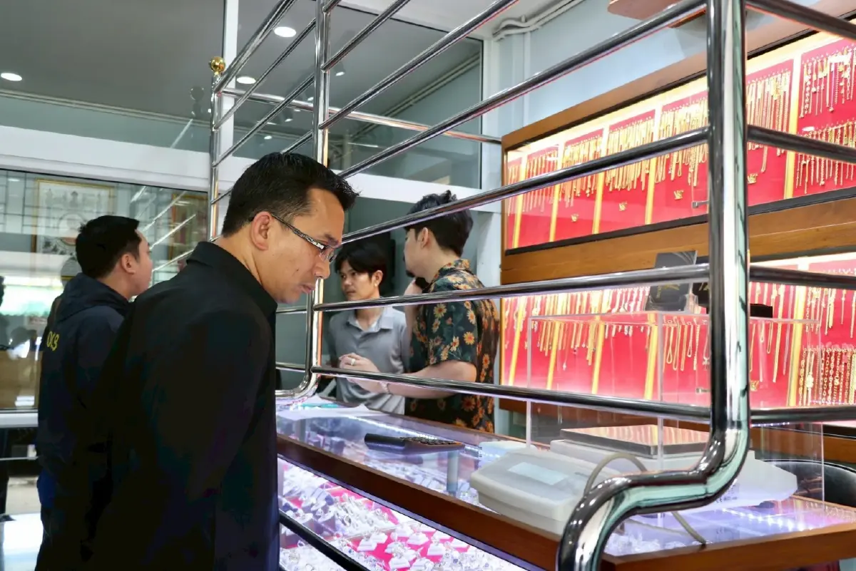 สคบ.บุกตรวจร้านทองหลังโซเชียลแฉเปอร์เซ็นต์ไม่ตรงปกป้องผู้บริโภค