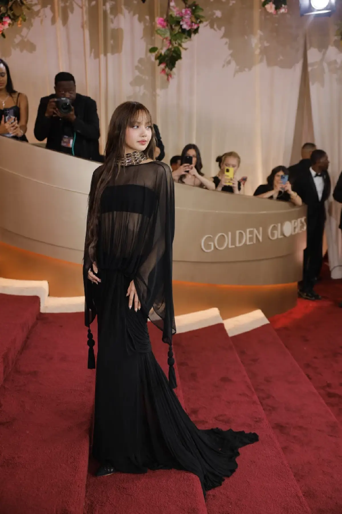 "ลิซ่า" ศิลปินไทย-เคป๊อปคนแรกผู้ประกาศรางวัลลูกโลกทองคำ