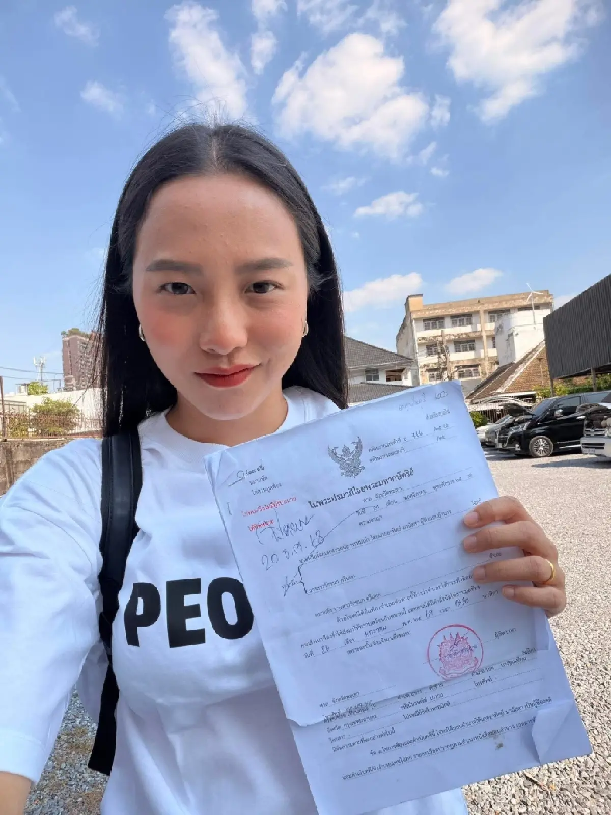 "รักชนก - โรม" บินพะเยา ขึ้นศาล หลัง "ธรรมนัส" ฟ้องหมิ่นฯ เรียก 100 ล้าน