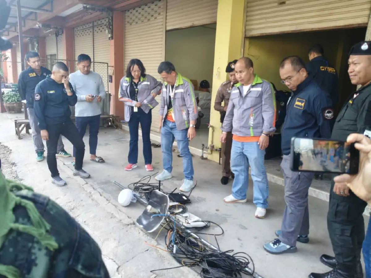 บุกอาคารริมเมย พบเบาะแสลอบส่ง "สัญญาณเน็ต" ป้อน "เมียวดี"