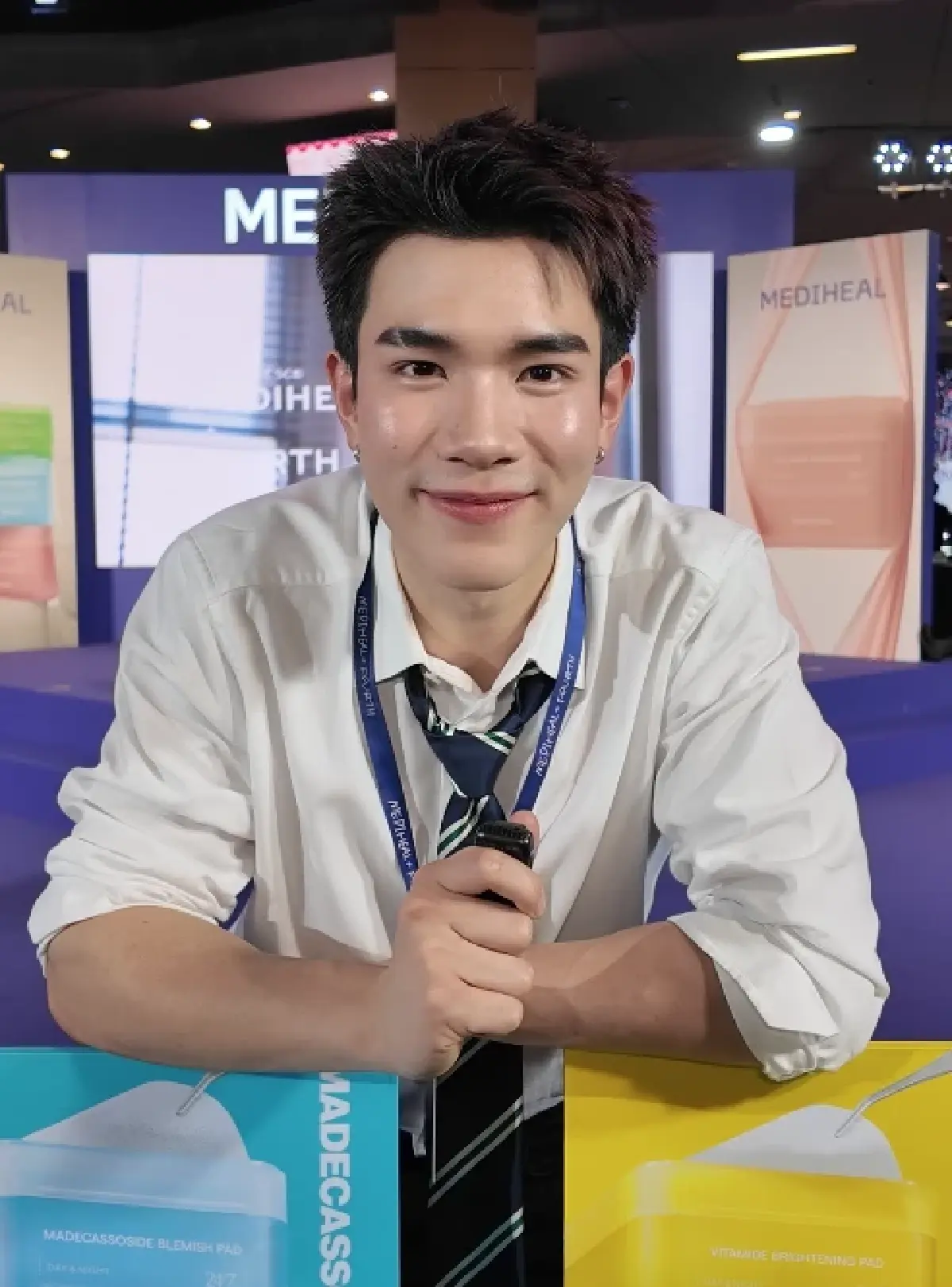 ผิวใสออร่าจับ! ‘โฟร์ท’ นั่งแท่นแบรนด์แอมฯ MEDIHEAL Toner Pad