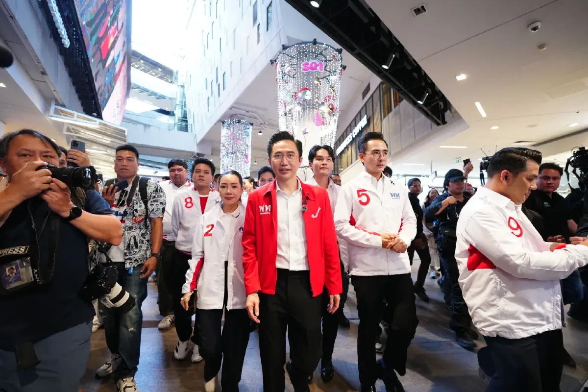 “แพทองธาร”ร่วมให้กำลังใจ “ยศชนัน” หาเสียงวัยรุ่นสยาม