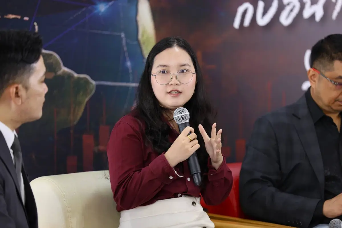 น.ส. อพิชญา วิทยากุล นายกองค์การนักศึกษา มหาวิทยาลัยธรรมศาสตร์