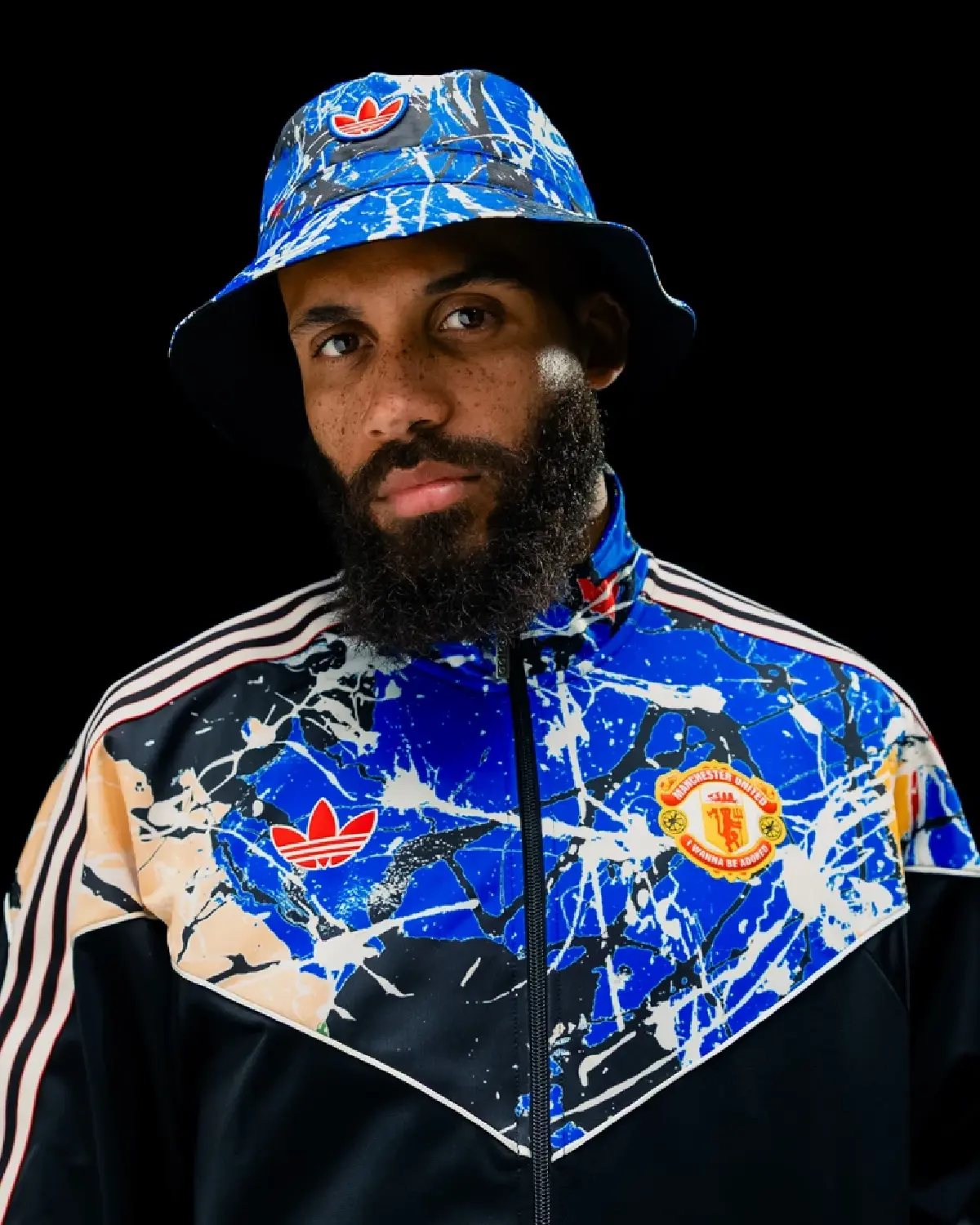 แมนยูฯ x The Stone Roses เมื่อแฟชั่น ดนตรี และฟุตบอลรวมเป็นหนึ่ง