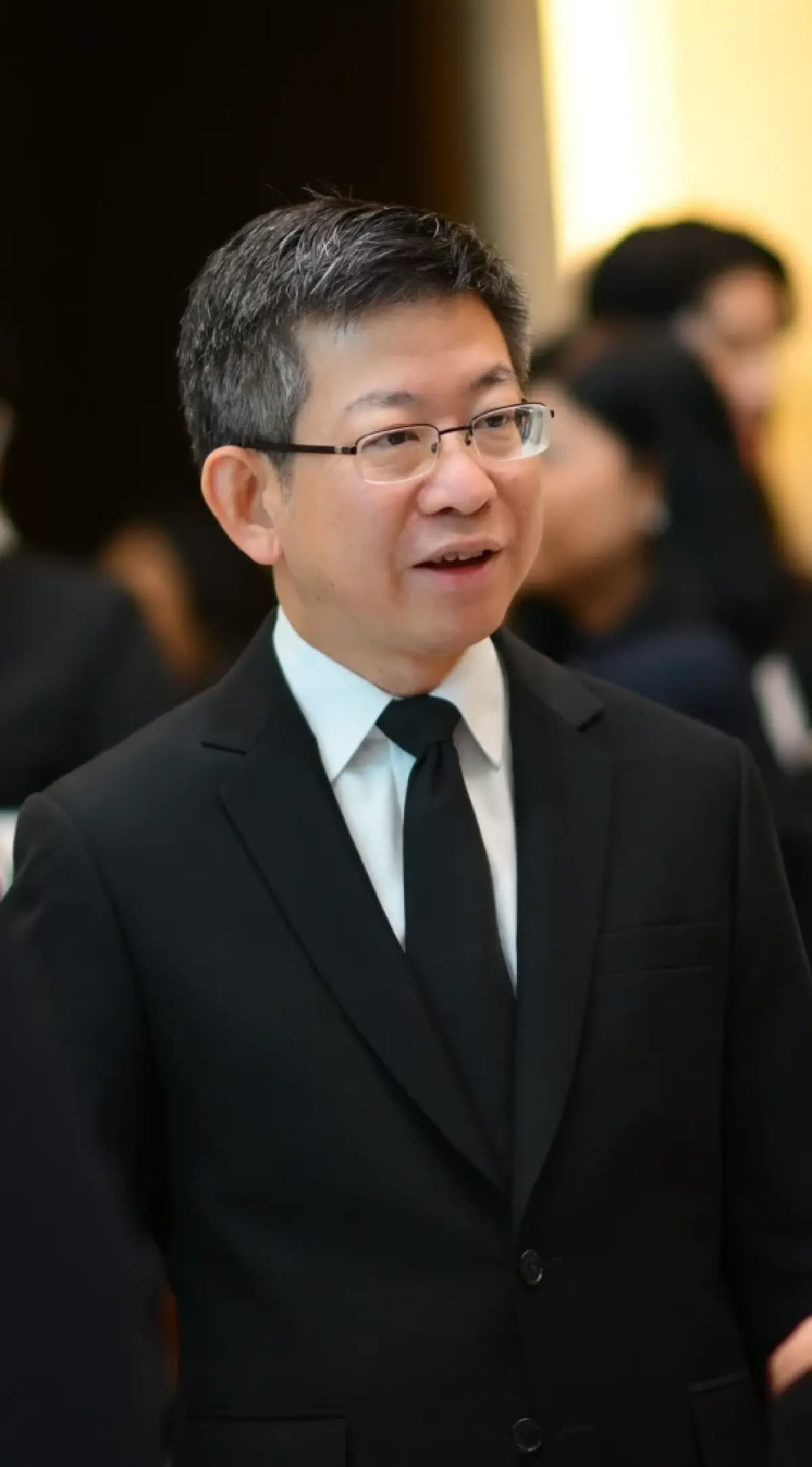 ดร.กอบศักดิ์ ภูตระกูล