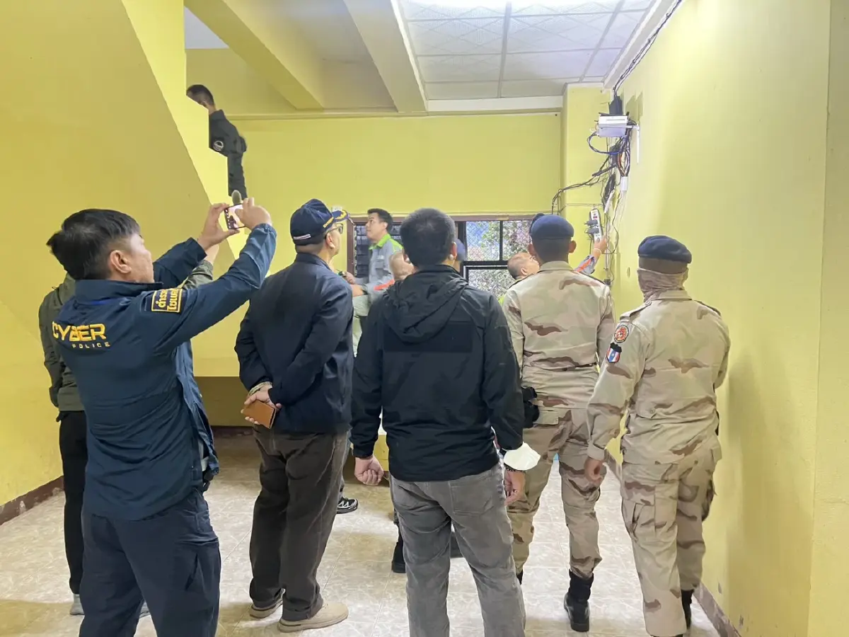 บุกอาคารริมเมย พบเบาะแสลอบส่ง "สัญญาณเน็ต" ป้อน "เมียวดี"