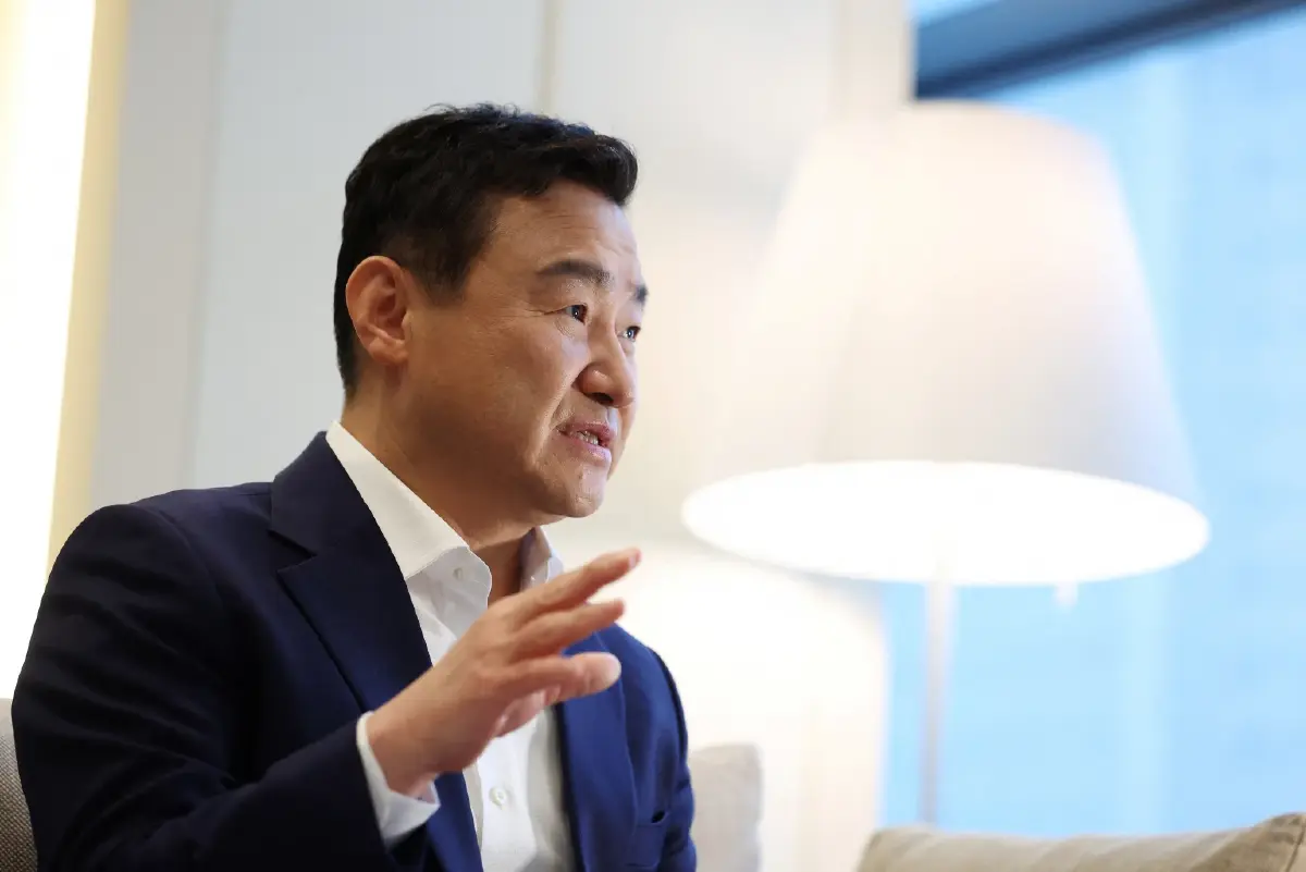 ที.เอ็ม. โรห์ (T.M. Roh) ประธานเจ้าหน้าที่บริหารร่วม (Co-CEO) ของ Samsung Electronics 