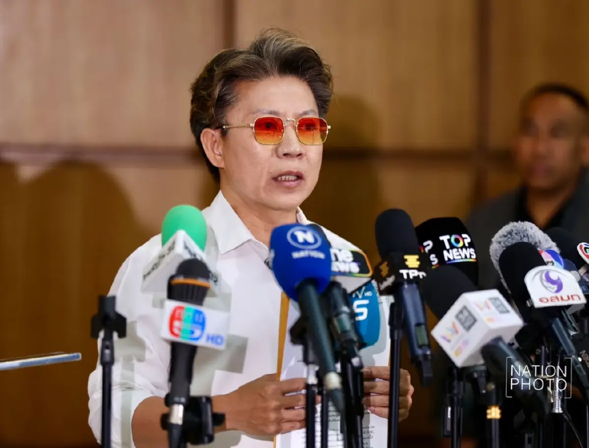 'ปชน.' ร้อง กกต. สอบบาร์โค้ดบนบัตรเลือกตั้ง หวั่นสาวถึงตัวผู้ลงคะแนน