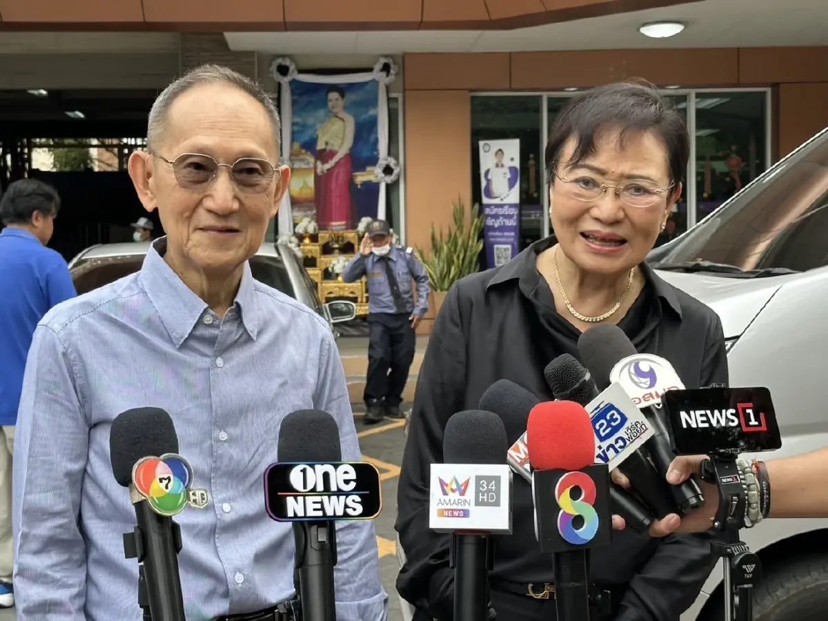 "ดร.เอ้" ควงครอบครัวใช้สิทธิ์ มั่นใจการเมืองสร้างสรรค์