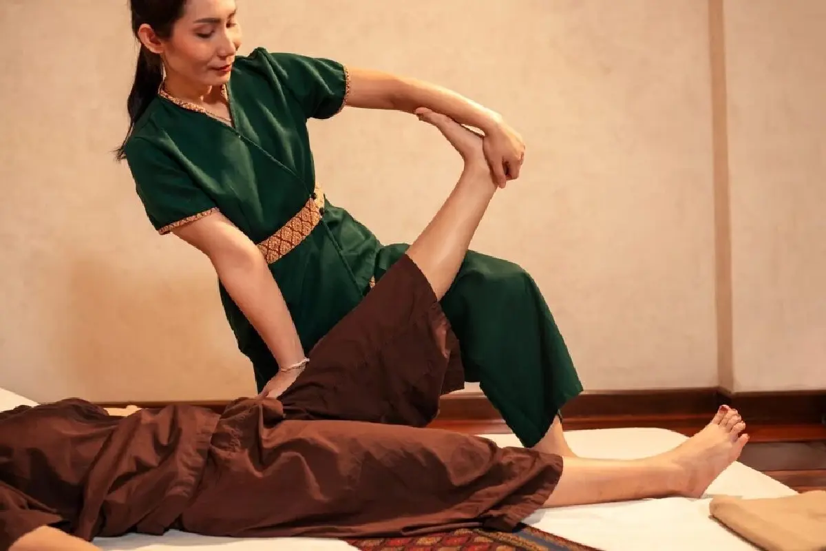 เจาะลึก "นวดแผนไทย" ศาสตร์การแพทย์ที่ไม่มีวันตาย คงอยู่ทุกสมัย