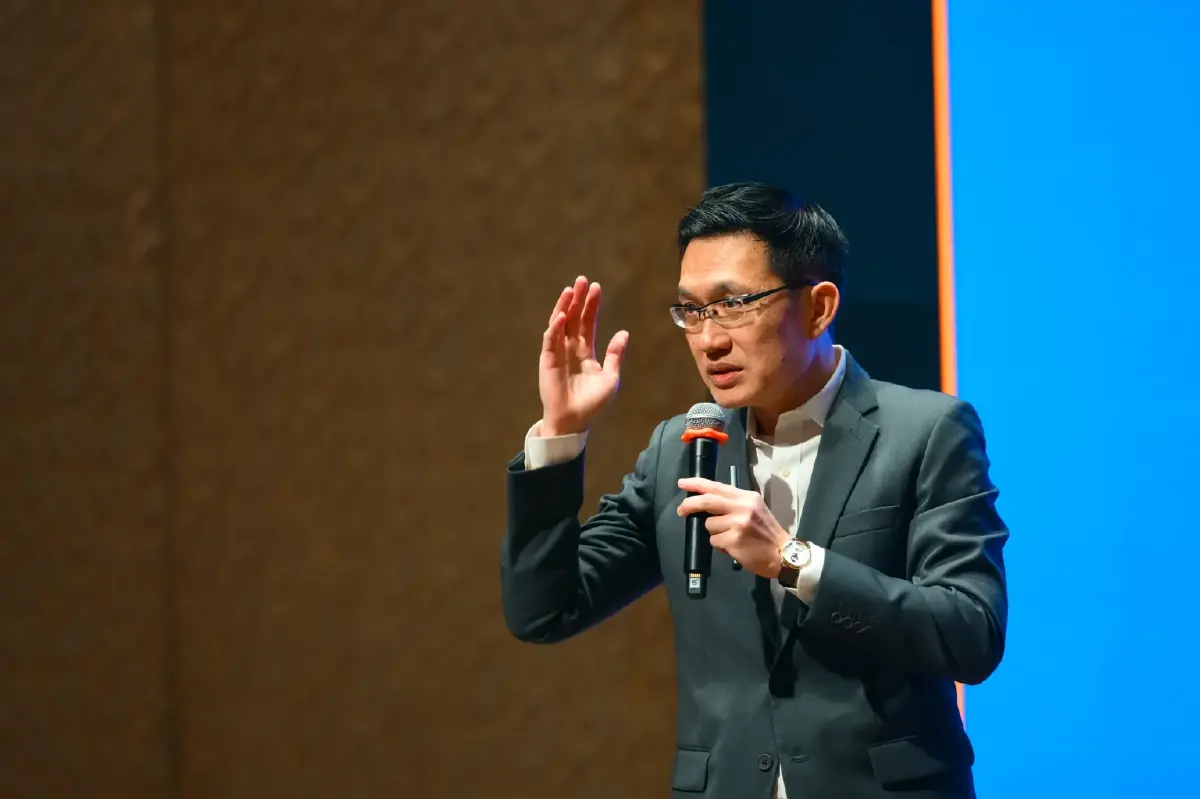 อธิป กีรติพิชญ์