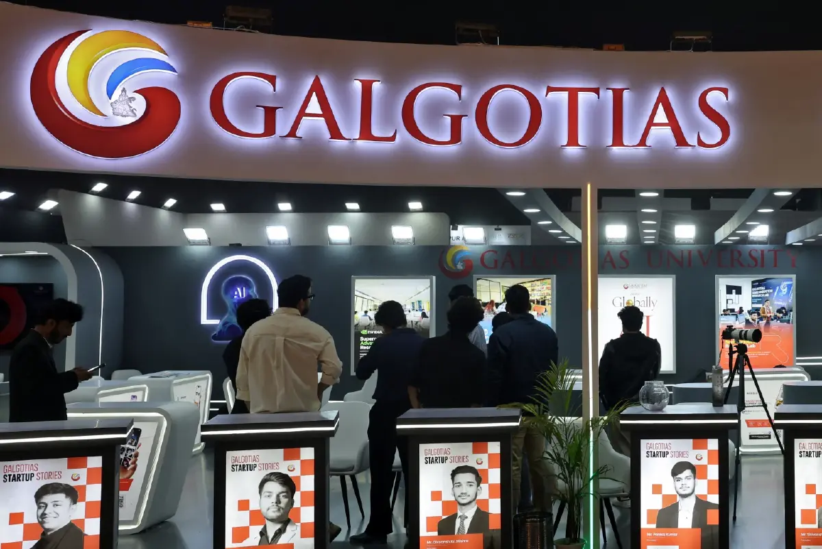 งาน AI อินเดียสุดวุ่น! บิล เกตส์ เทคิวกะทันหัน-ดราม่าหุ่นยนต์ปลอม