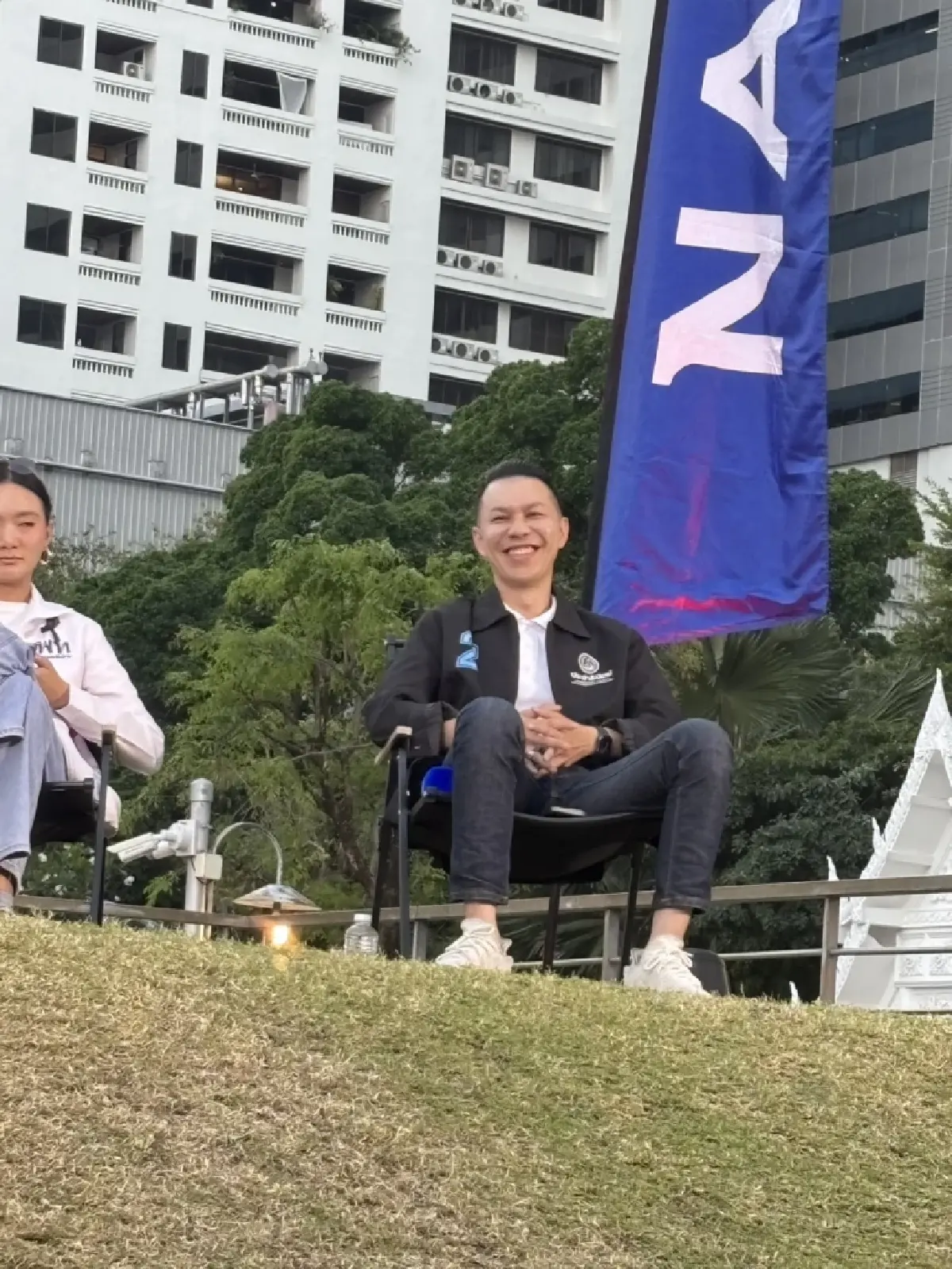 แบงค์เกอร์ ปชป. โชว์วิสัยทัศน์ชูบูลโอเชี่ยนแก้จนพัฒนาเขต 10 ดอนเมือง