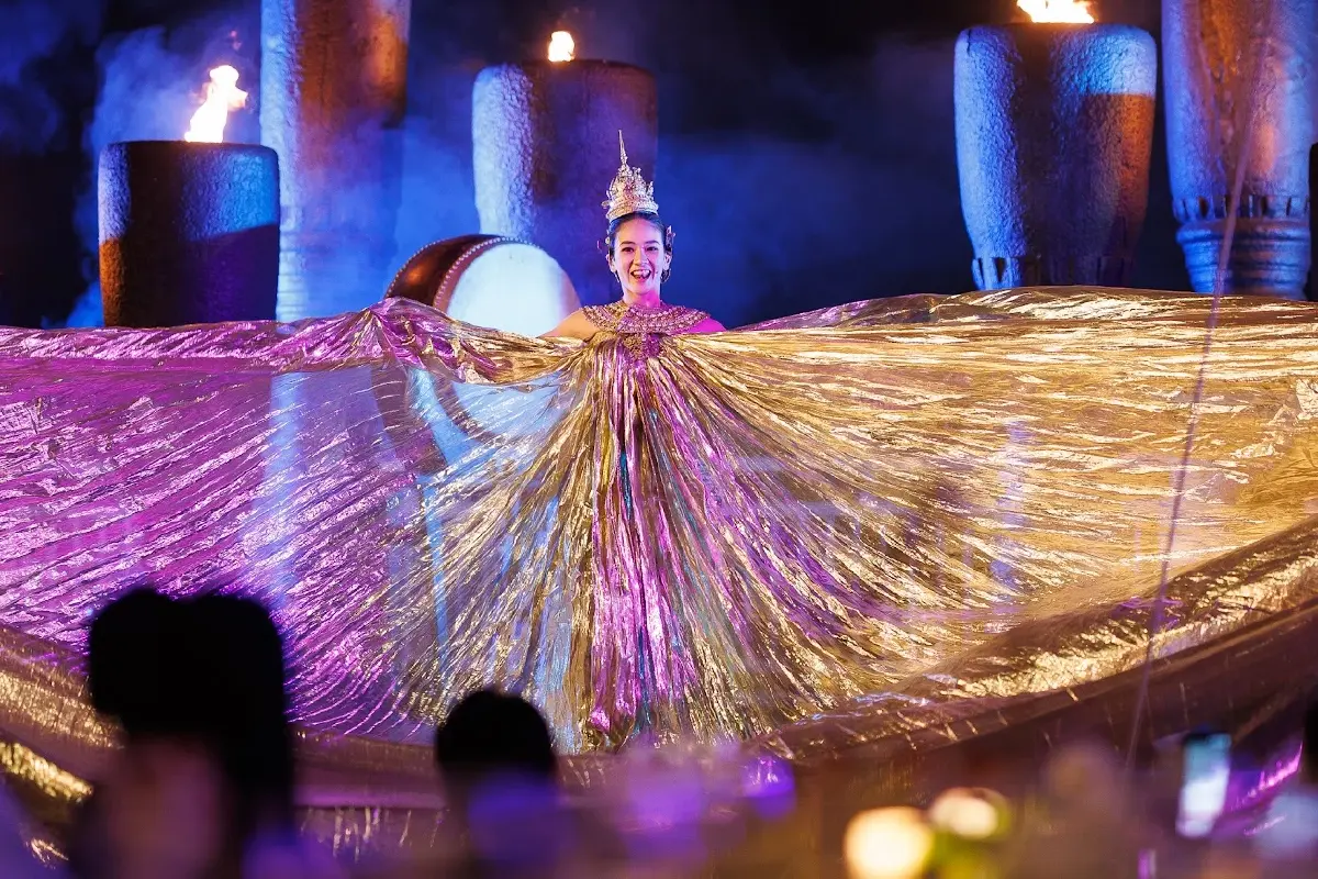 Sala Lakorn ปรากฎการณ์แห่งสยามในแสง เสียง รสชาติ และค่ำคืนของเจ้าพระยา