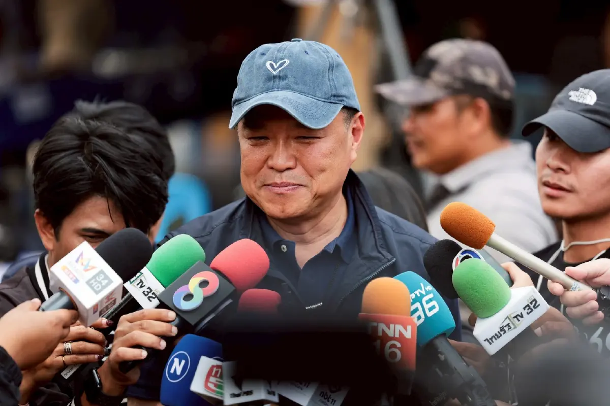 "อนุทิน" ใช้สิทธิบุรีรัมย์ ก่อนเข้าพรรคภูมิใจไทย ลุ้นผลเลือกตั้ง