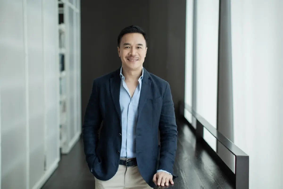 ดร. ชาคริต พิชญางกูร ผู้อำนวยการสำนักงานส่งเสริมเศรษฐกิจสร้างสรรค์ 