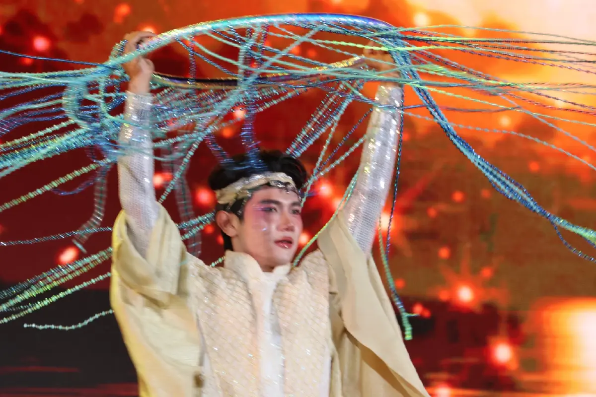 สุวัจน์เปิดตรุษจีนโคราช 111 ปีถนนมังกร แจกส้มรับปีม้าไฟสุดโชติช่วง