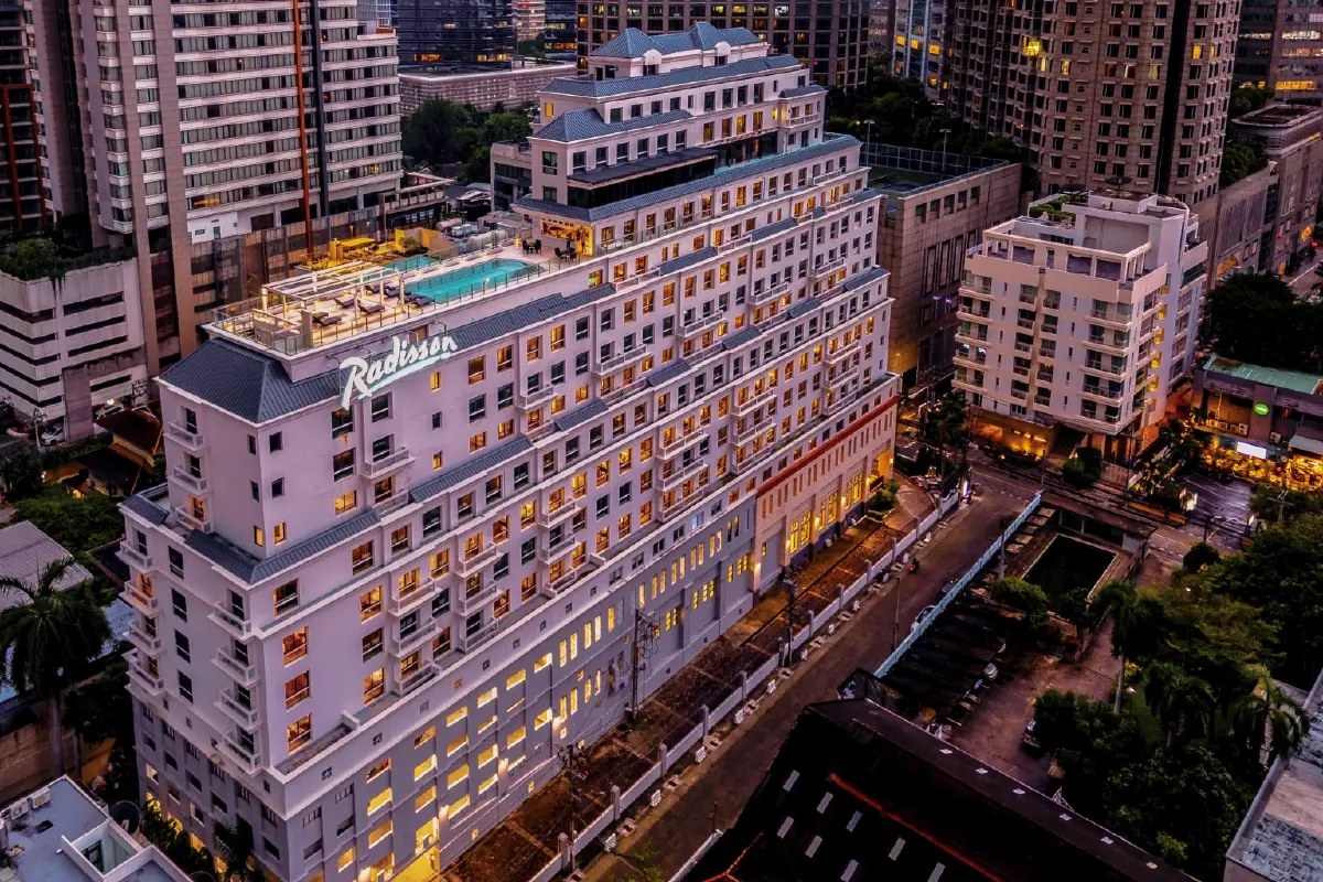 ฉลองวาเลนไทน์สุดโรแมนติกที่ Radisson Hotel Chateau de Bangkok