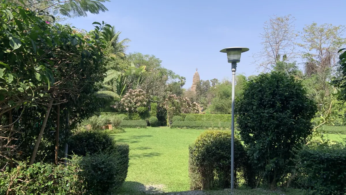 ทิวทัศน์จากบ้าน "ชมปรางค์" ร้านอาหารและที่พักสุดเก๋แห่งศรีสัชนาลัย อีกจุดหมายที่ทุกคนต้องมา 