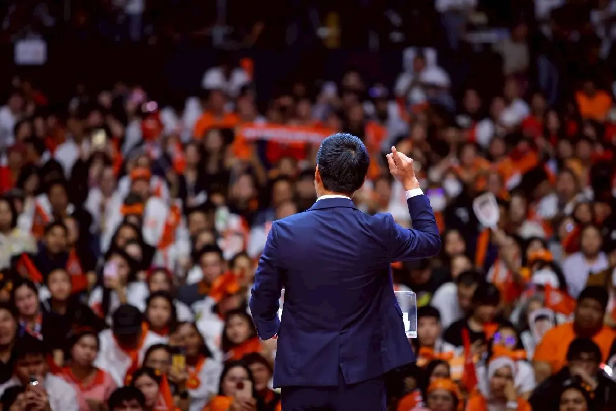 'เท้ง ณัฐพงษ์' ปลุกพลัง 20 ล้านเสียง กาส้ม 2 ใบ สถาปนาการเมืองของประชาชน