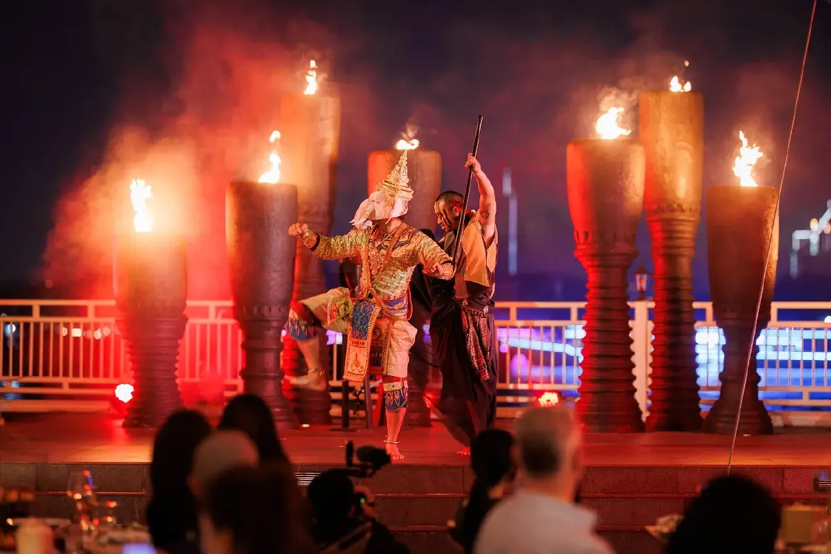 Sala Lakorn ปรากฎการณ์แห่งสยามในแสง เสียง รสชาติ และค่ำคืนของเจ้าพระยา