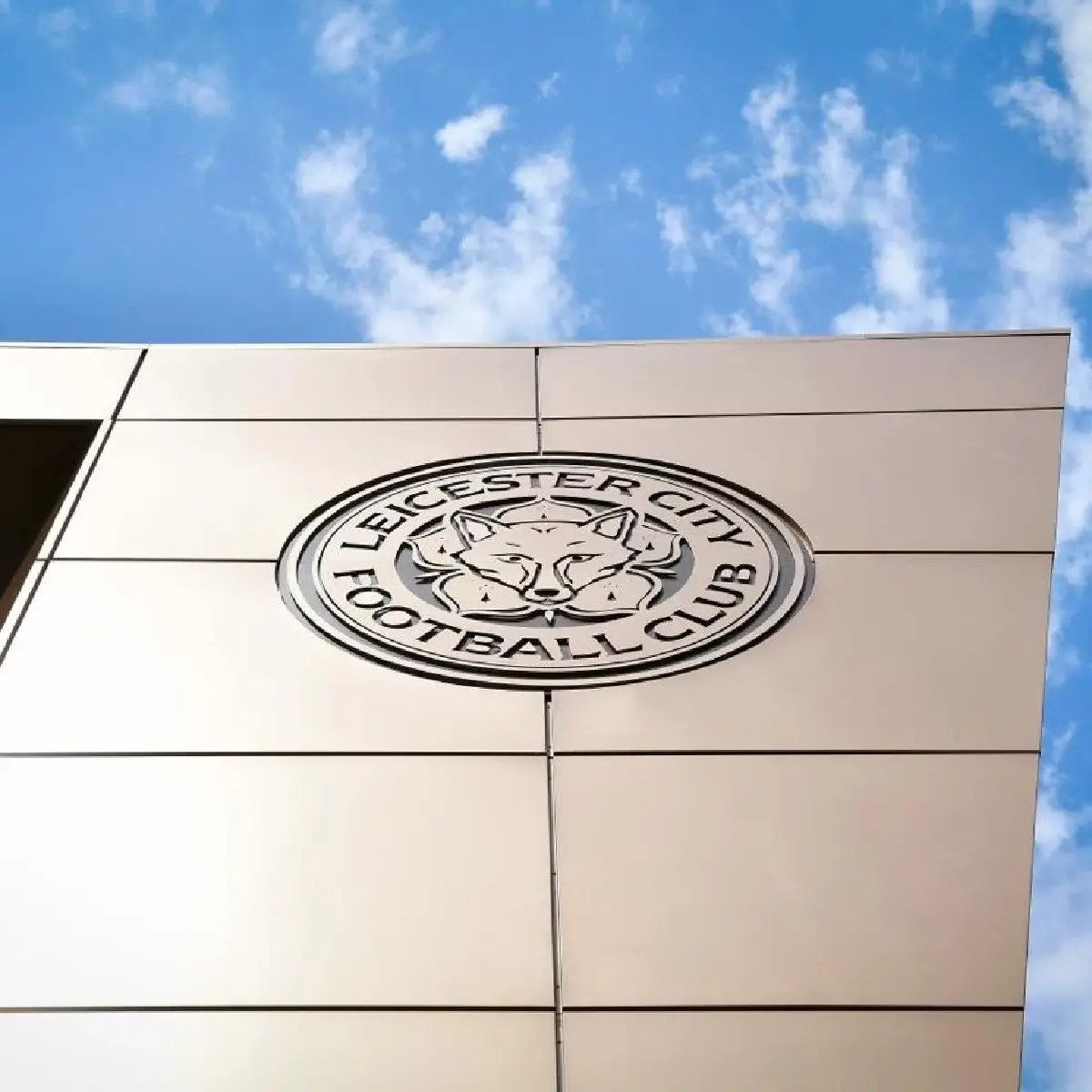 เลสเตอร์ ผิดหวังถูกตัดแต้มเซ่นกฎการเงิน ยันสู้ต่อ-ไม่ขายทีมทิ้ง