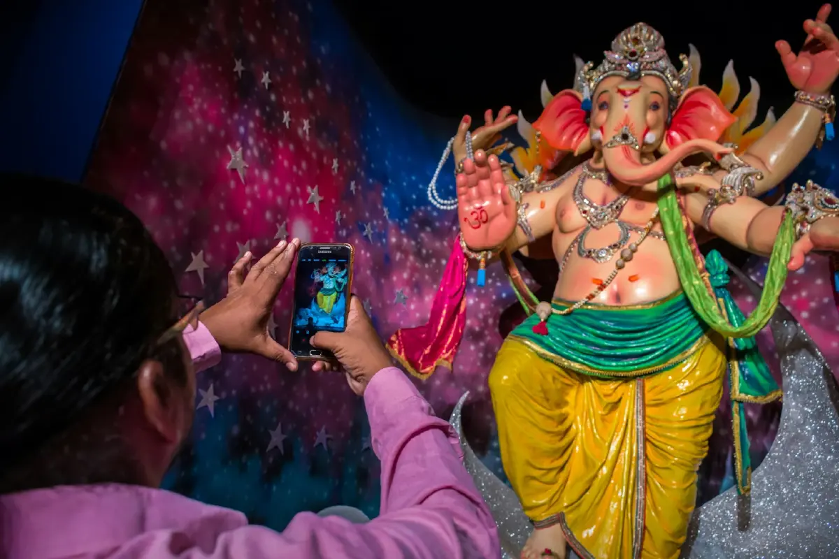 อินเดียคุมเข้มโซเชียล จี้แพลตฟอร์มลบคอนเทนต์ AI ผิดกฎหมายใน 3 ชม.