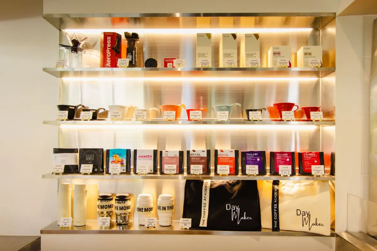 เช็คอิน The Coffee Academics พระราม 3 คาเฟ่ที่สายอาร์ตห้ามพลาด