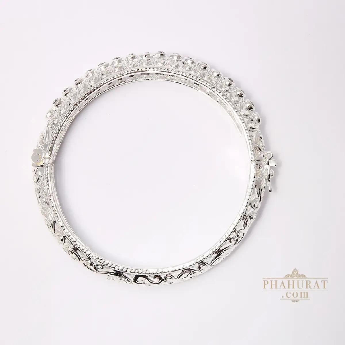 ไวรัล “ห่มสไบใส่ยีนส์” เขย่าเศรษฐกิจวัฒนธรรม โอกาสทอง SME ไทย