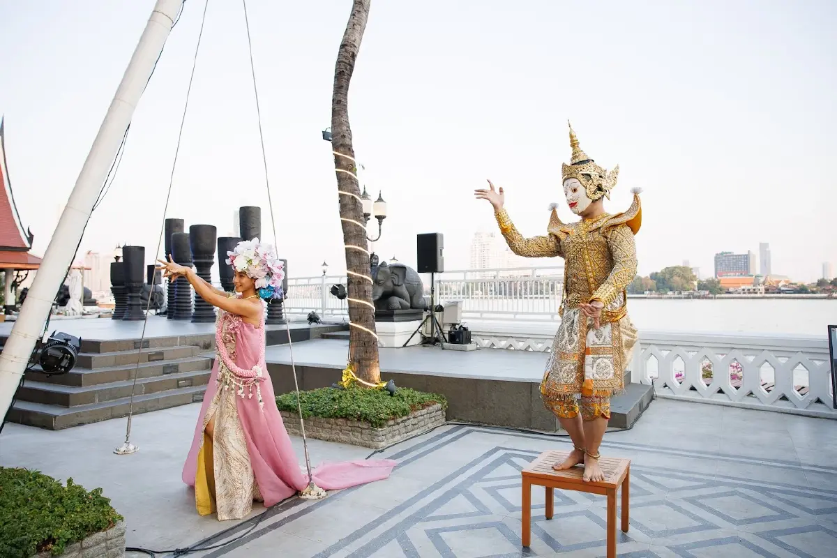 Sala Lakorn ปรากฎการณ์แห่งสยามในแสง เสียง รสชาติ และค่ำคืนของเจ้าพระยา