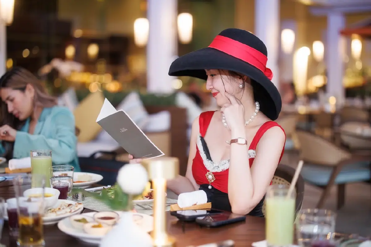 Sala Lakorn ปรากฎการณ์แห่งสยามในแสง เสียง รสชาติ และค่ำคืนของเจ้าพระยา