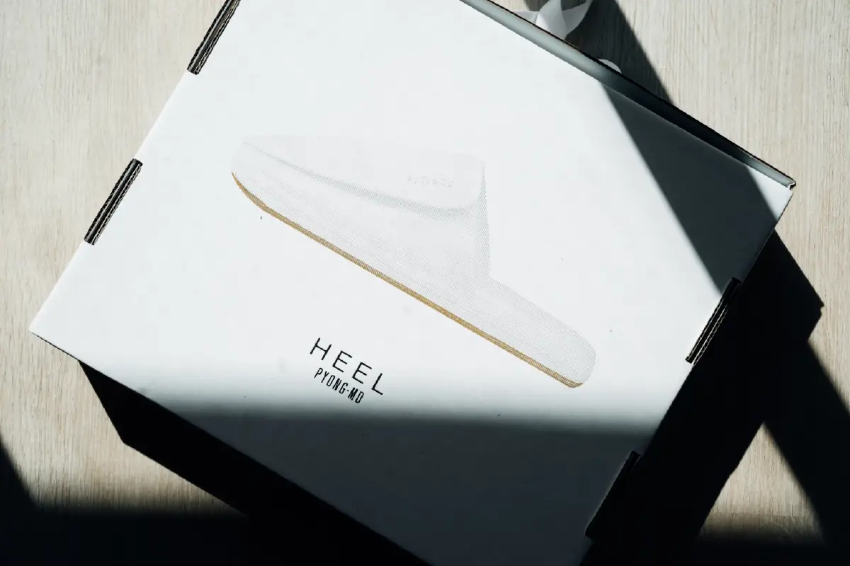 PYONG MD นวัตกรรมฟื้นฟูสรีระ: หมอนรองกระดูกคอและรองเท้าบำบัดรองช้ำ