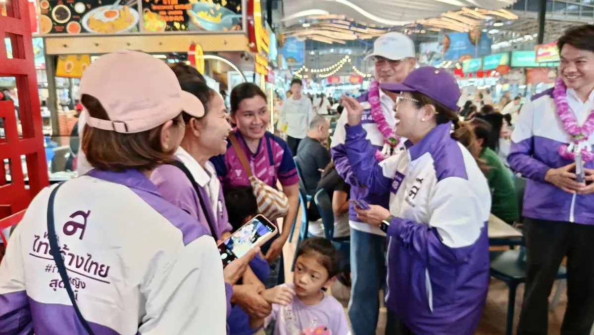 "สุดารัตน์" ปลุกกรุงหยุดสงครามสี ทวงงบ 5 แสนล้านทำบำนาญ