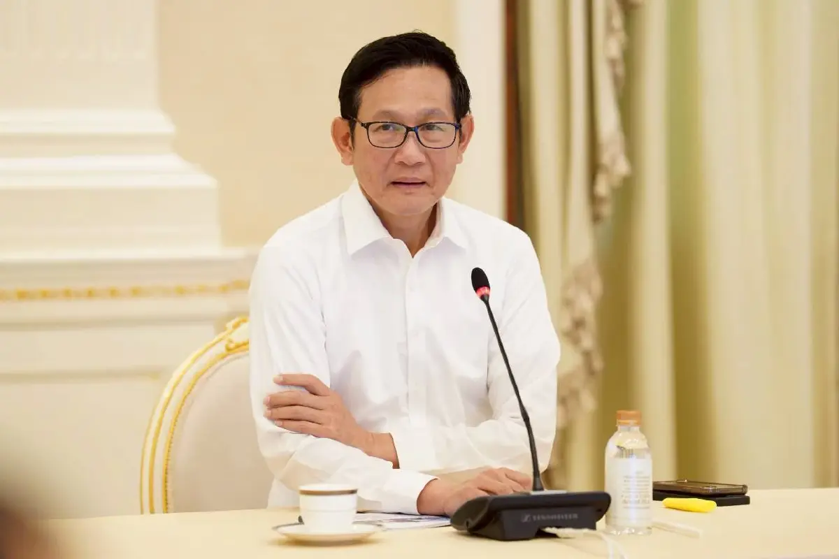 “อรรถพล” สั่งระดมรถบรรทุก-เพิ่มรอบส่งน้ำมัน แก้ปัญหาขาดแคลน