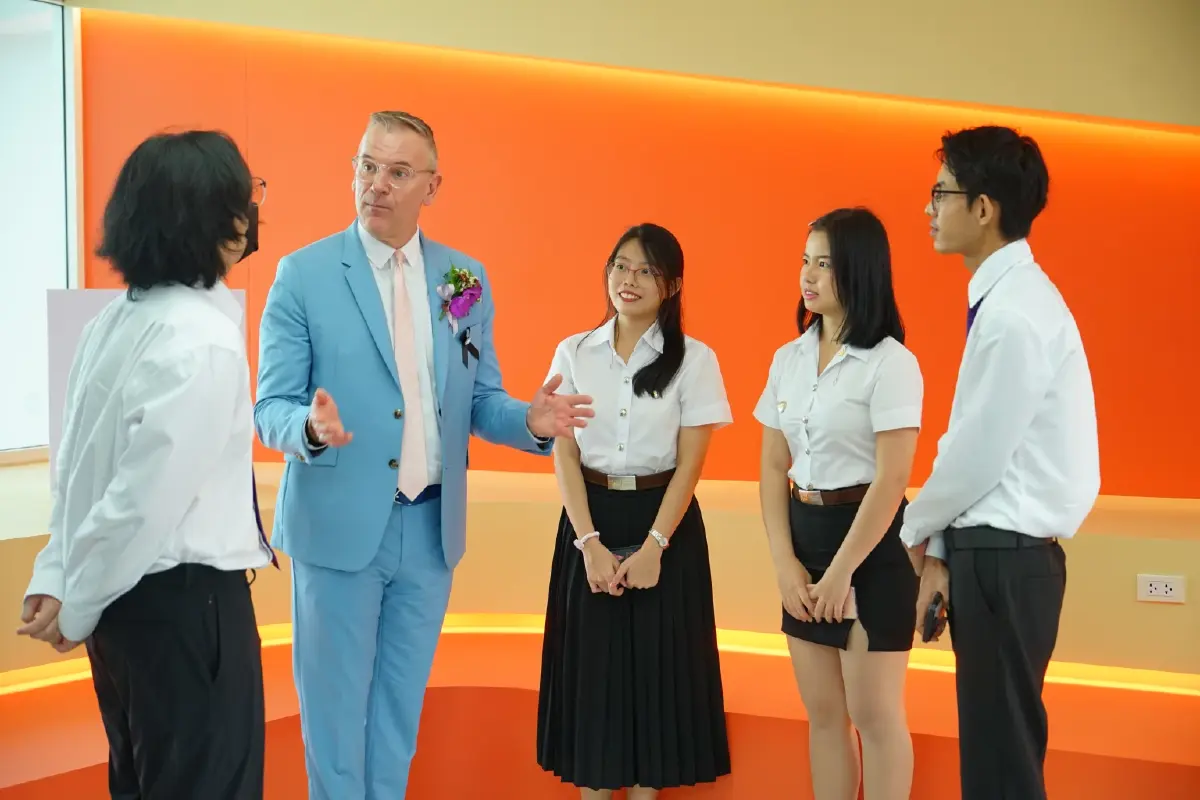 SBU มอบทุน 3.6 ล้านบาท เปิดโอกาสนักเรียนไทยเรียน “สองปริญญา”