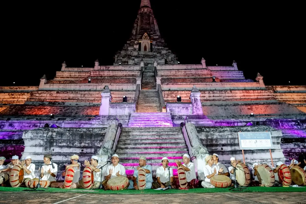 ไหว้วัดภูเขาทอง ปลุกทุนวัฒนธรรม กระตุ้นเศรษฐกิจชุมชนเมืองมรดกโลก