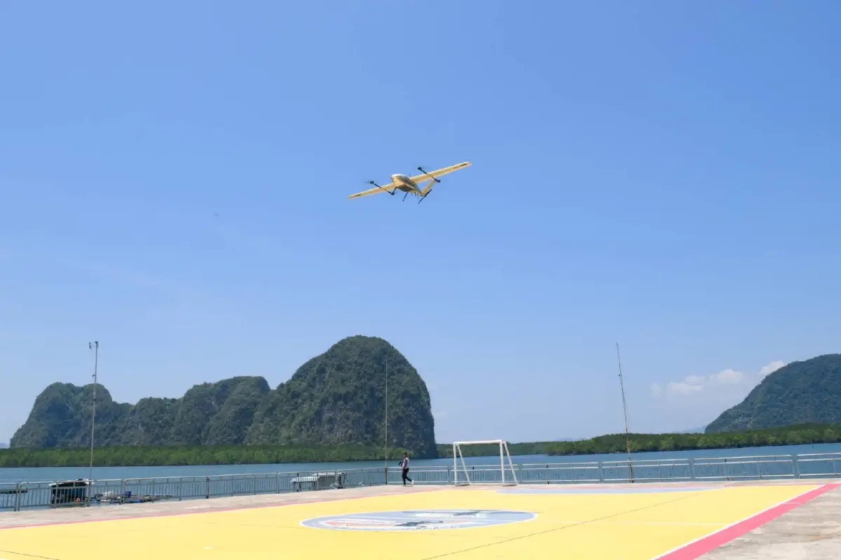 สธ. ทดสอบ "โดรนขนส่งยา" เกาะปันหยี ปั้นต้นแบบ "ยาบินได้"