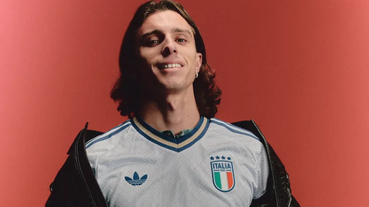 อาดิดาส ปลุกตำนานยุค 90 ส่งโลโก้ Trefoil คืนสนามบอลโลกในรอบ 36 ปี