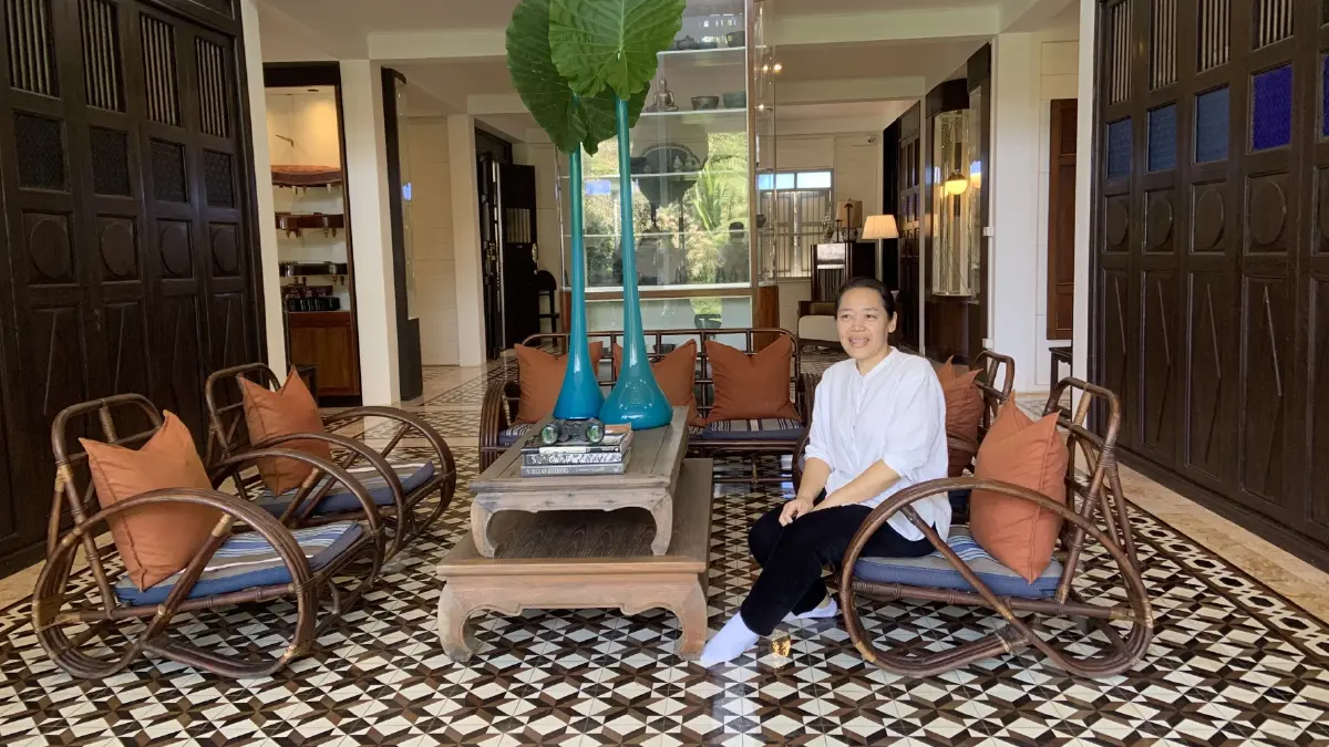 คุณเอมี่–ชาลิดา ศิริคุณวงศ์ หนึ่งในผู้ก่อตั้ง "บ้านชมปรางค์"