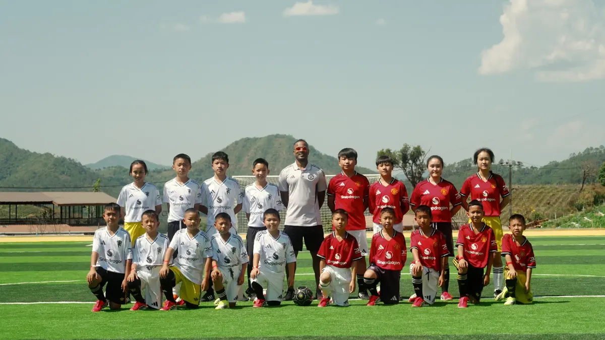 แมนยูบุกเชียงใหม่! DHL ส่งมอบ "โรงละครแห่งความฝัน" ให้เด็กดอย