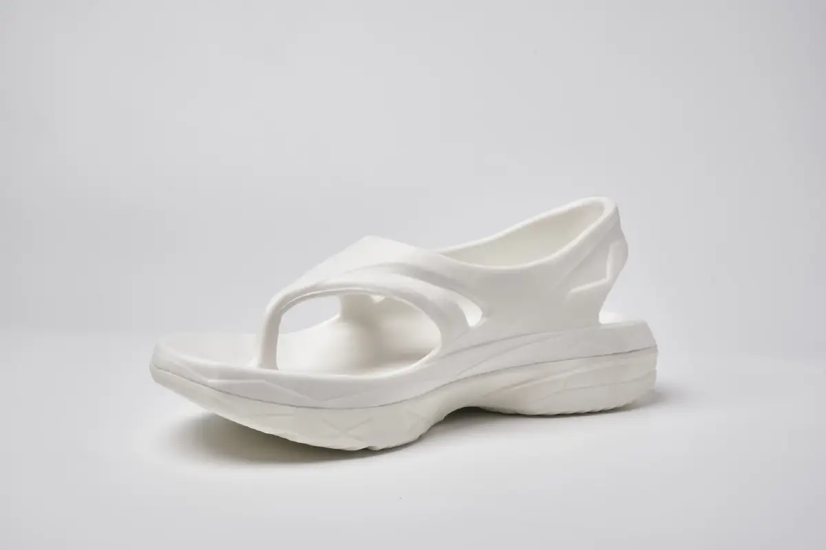 "วีอิ้ง รองเท้าแตะวิ่งได้" นวัตกรรมแดนอีสานพลิกโลกกีฬา