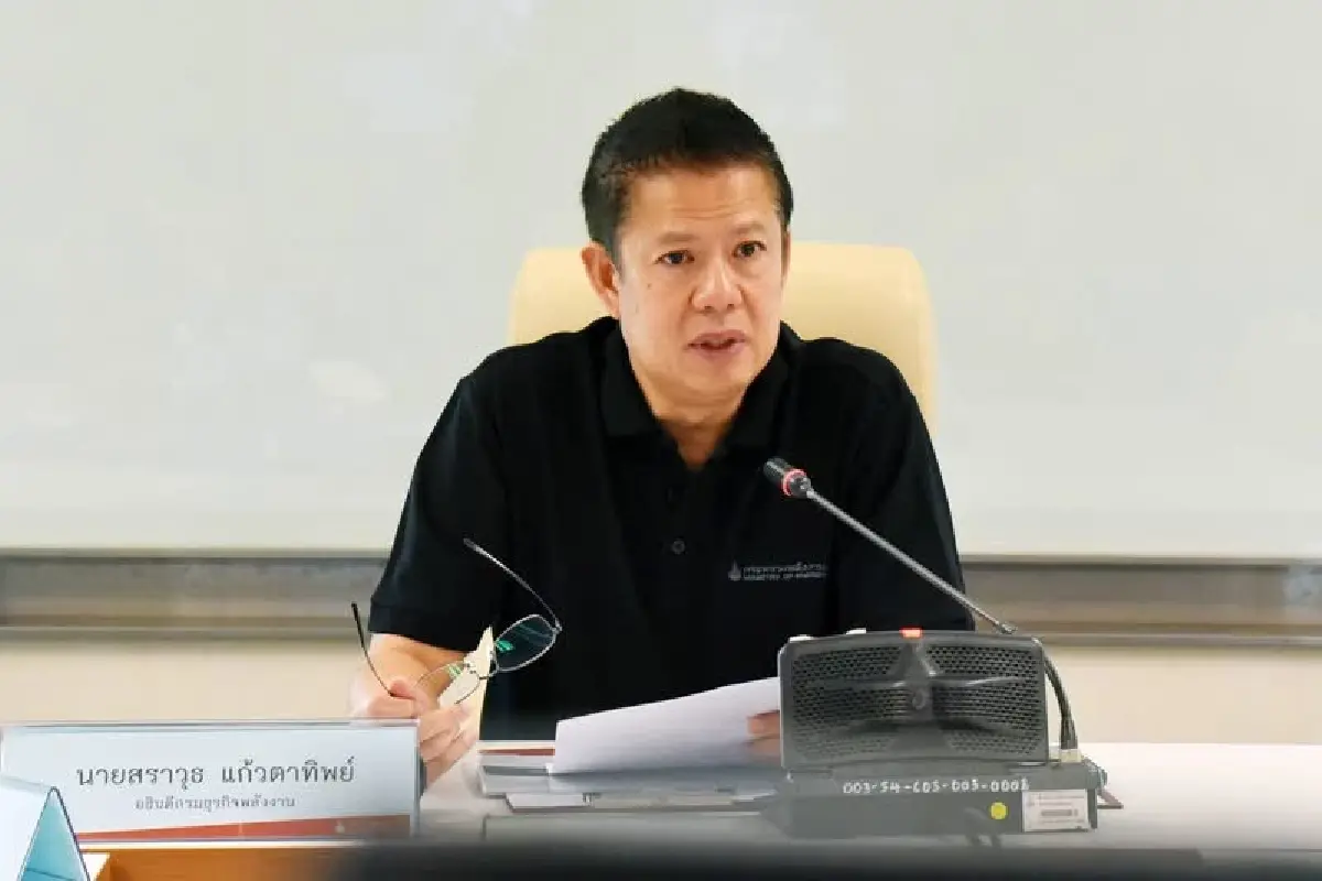 ธพ. สั่งผู้ค้ากระจายน้ำมันสู่ตลาด รับมือวิกฤตตะวันออกกลาง