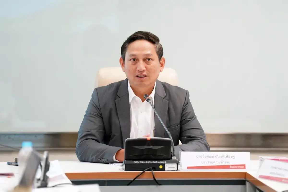 นายวีรพัฒน์ เกียรติเฟื่องฟู รองปลัดกระทรวงพลังงาน ในฐานะโฆษกกระทรวงพลังงาน 