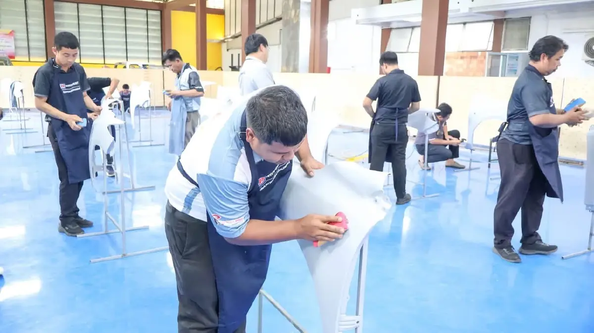 ไชยาจัดสอบช่างสีรถยนต์ระดับชาติ ยกระดับครูอาชีวะ