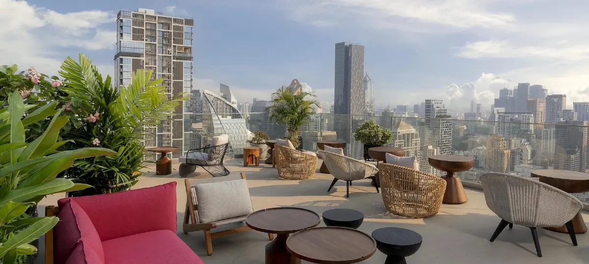 สาโท ซัง : รูฟท็อปบาร์ ที่ทำให้อีสานและญี่ปุ่นกลายเป็นเรื่องเดียวกัน