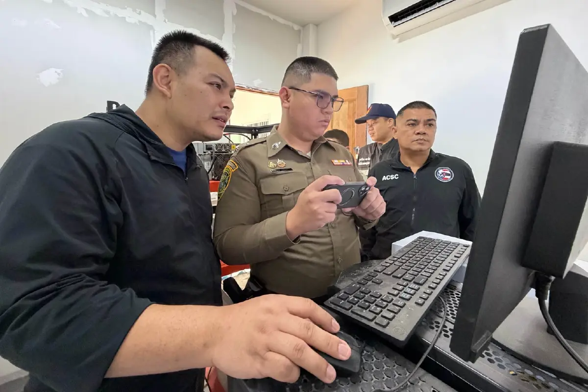 ทรู ชี้เบาะแสศูนย์ต่อต้านการฉ้อโกงออนไลน์ (ACSC)  และ กสทช. บุกทลายจุดลักลอบส่งข้ามแดนไทย-เมียนมา อ.แม่สอด จ.ตาก ตัดวงจรแก๊งคอลเซ็นเตอร์หลอกลวงคนไทย