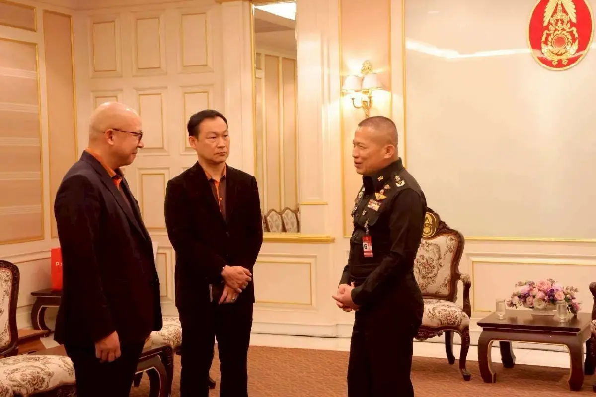 กลุ่มพูลผลส่งกำลังใจทหารชายแดน มอบเงินช่วยเหลือกว่า 6 แสน