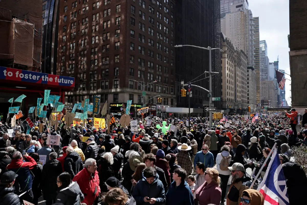 สหรัฐฯ ลุกเป็นไฟ ! ชาวอเมริกัน ประท้วง ต่อต้าน"ทรัมป์" แผ่ขยายทั่วประเทศ (อัลบั้มภาพ)