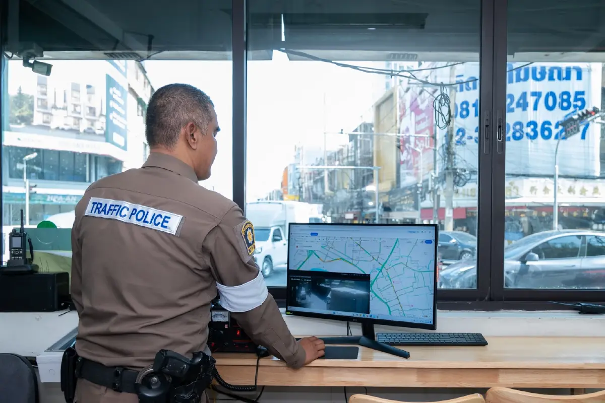 ทลายรถติดกลางกรุง! กทม. เปลี่ยนไฟจราจร 74 แยกเป็นสมองกล